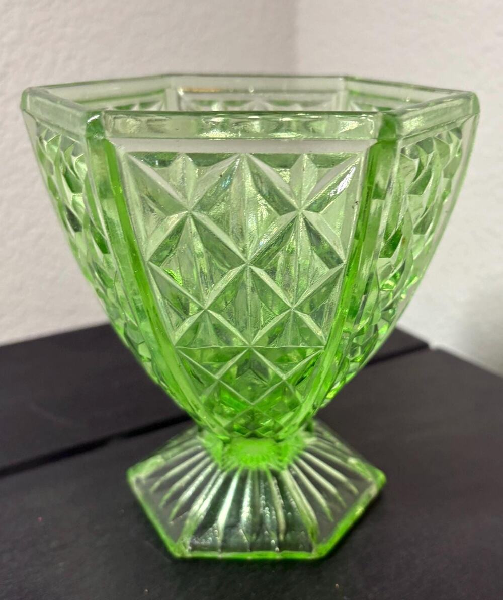 Green Depression Glass, bowl, candy dish